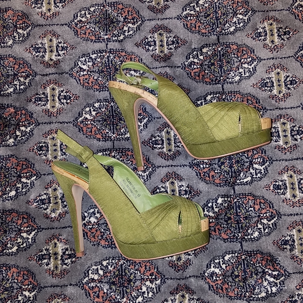 Super fun Anne Michelle pumps, never worn, NWOT